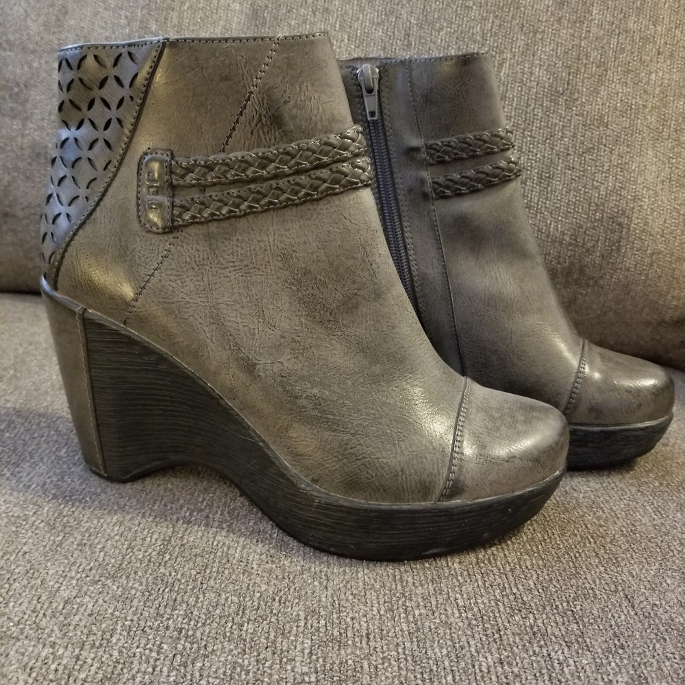 Jbu brand wedge booties
